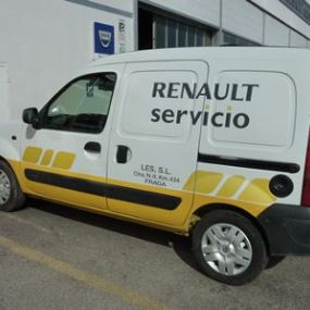 LES-Renault-furgoneta-04-g.jpg