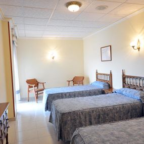 hotel_pinar_habitacion_triple_2.jpg