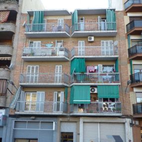 fincas--administraciones-balcones-fachada-02.jpg