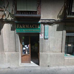 farmacia-carlos-fachada-01.jpg