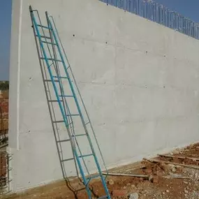 288617-aridos-pascual-pared-con-escalera.w1024.jpg