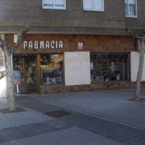 farmacia-del-ave-maria-fachada-01.jpg