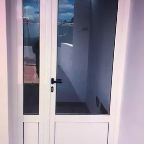 puerta_aluminio_terraza.jpg