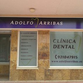 adolfo-arribas-clinica-dental-fachada-clinica-01.jpg