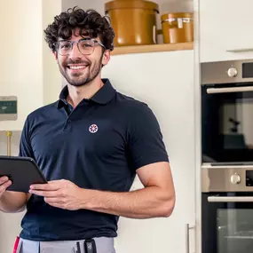 Chauffagiste Garanka lors d'un dépannage de chaudière gaz.