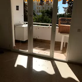 aluminio_puerta_1.jpg