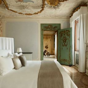 Aman Venice - Alcova Tiepolo Suite, Bedroom