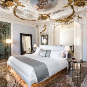 Aman Venice - Alcova Tiepolo Suite, Bedroom