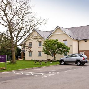 Premier Inn Taunton Ruishton hotel exterior