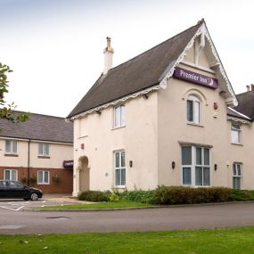 Premier Inn Taunton Ruishton hotel exterior