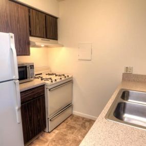 Kitchen in Kentwood apartment