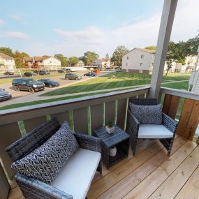 Balcony at Castle Pointe Apartments in Lansing, MI