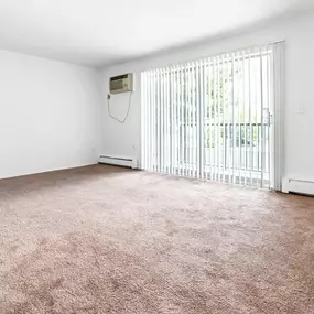 Natural light room in apartment in Warren