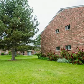 Landscape at apartment in Warren