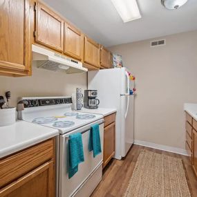 Kitchen at Burwick Farms Apartment Homes at Howell, MI