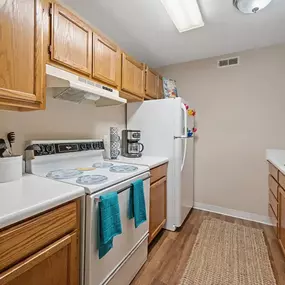 Kitchen at Burwick Farms Apartment Homes at Howell, MI