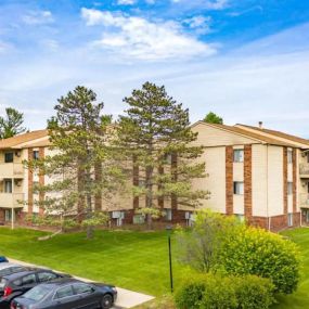 Nemoke Trails apartments in Haslett, MI