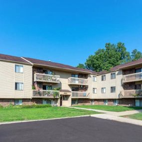 Nemoke Trails apartments in Haslett, MI