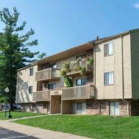 Nemoke Trails apartments in Haslett, MI