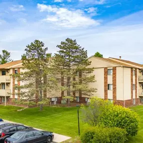 Nemoke Trails apartments in Haslett, MI