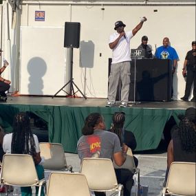 So we were at South Fulton’s NATIONAL NIGHT OUT!!
An amazing night and community event!!!
Q from 112 was the MC for the night and gave us little serenade.
There was a juggler who tried to teach Cheri how to juggle ????????Good try Cheri!!!
The beautiful stilts walker. I do not know how she can keep balanced on them. 
It was a great event of networking and seeing police and community leaders in another light.