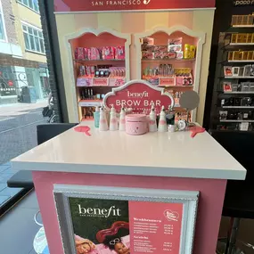 Bild von Benefit Cosmetics BrowBar