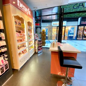 Bild von Benefit Cosmetics BrowBar