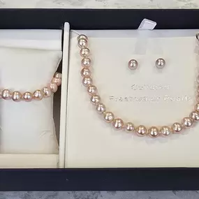 ???????????????????? & ???????????????? ???????????????? ????????????????????????'???? ????????????! ????
????Save $30 when you spend $200
????Save $50 when you spend $300
????Save $100 when you spend $500 or more