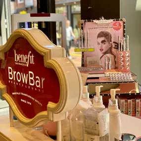 Bild von Benefit Cosmetics BrowBar