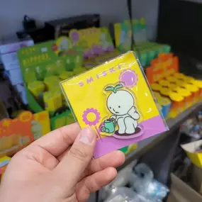 Sorry for the lack of posts these past few weeks! In other news- we managed to snag some more Smiskis with a little bonus (for select stores) buy 3 smiskis of any type and receive a smiski Sunday magnet free! While supplies last!
