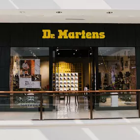 Bild von Dr. Martens Aventura