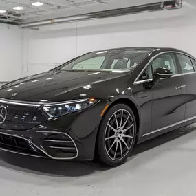 2022 Mercedes-Benz EQS 450+ Sedan in Onyx Black.