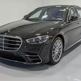 2022 Mercedes-Benz S 500 4Matic Sedan in Onyx Black.