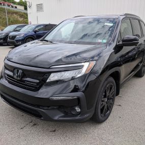 2021 Honda Pilot Black Edition AWD in Crystal Black Pearl.