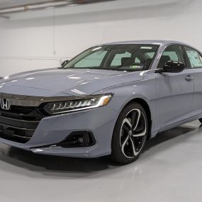 2022 Honda Accord Sport SE 1.5 CVT in Sonic Gray.