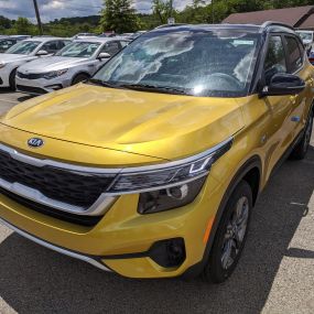 2021 Kia Seltos S IVT AWD in Starbright Yellow with Black Roof.