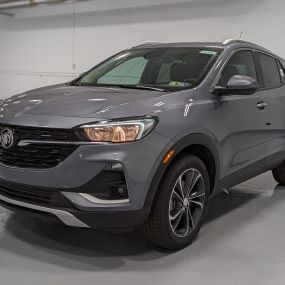 2022 Buick Encore GX Select FWD 4 dr. in Satin Steel.
