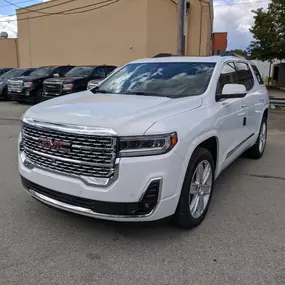 2021 GMC Acadia Denali AWD 4DR. in Summit White.