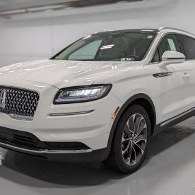 2022 Lincoln Nautilus Reserve AWD in Pristine White.