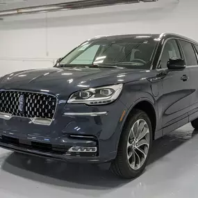 2022 Lincoln Aviator Grand Touring AWD in Flight Blue Metallic.