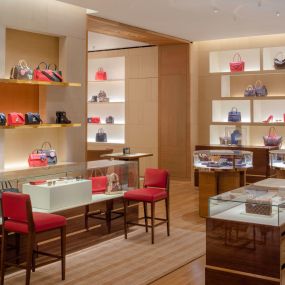 Bild von Louis Vuitton Miami Saks Dadeland