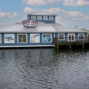 Bild von Ron Jon Surf Shop - Barefoot Landing