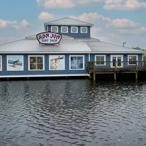 Bild von Ron Jon Surf Shop - Barefoot Landing