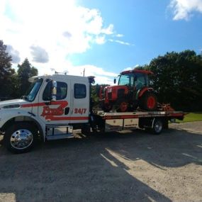 Fred’s Towing & Transport Inc. is a locally owned and operated business proudly serving the Tri-County area since 1989. You can always put your confidence in our state of the art fleet because we are the Tri-County’s largest Towing & Transporting company. We specialize not only in heavy-hauling up to 90 tons, but also light to heavy-duty towing. To provide the utmost in accurate and efficient service, our fleet operates with a computerized tracking and dispatch system so you are always assured o