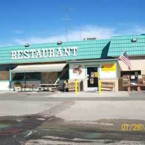 Wildhorse Cafe

50630 Mesa Verde Rd,
King City, CA 93930

Phone. 831-385-4312

http://www.mywildhorsecafe.com/home