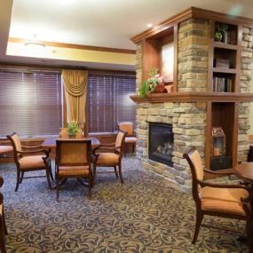 Our highly trained and compassionate staff at Oak Park Senior Living provide fantastic living arrangements and unbeatable amenities tailored to our residents evolving needs.