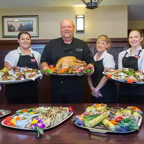 At Inver Glen Senior Living, our residents enjoy home-cooked, restaurant-style meals served in beautiful dining areas. Our kitchen offers extensive hours and our professionally trained chefs create 3 delicious meals everyday, for breakfast, lunch, and dinner.