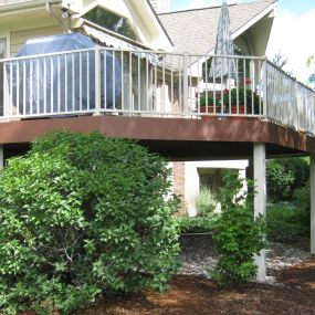 New Azek deck with Westbury aluminum rail in Ft Wayne, IN, Allen County