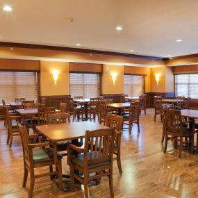 At Arbor Lakes Senior Living, we offer a variety of services and programs tailored to our residents direct needs.
