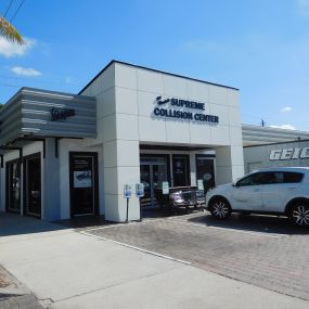 Supreme Collision has the answer to all your auto body needs and services!

Supreme Collision, 938 4th Ave N Naples, FL 34102
http://supremecollisionnaples.com/